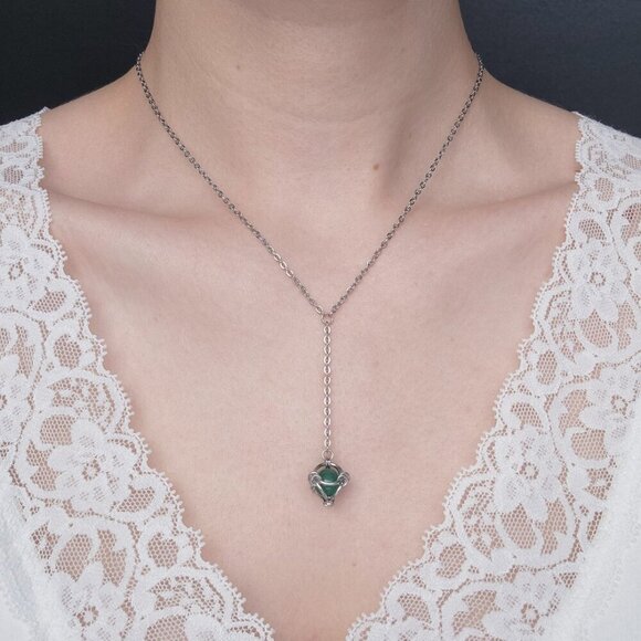 Green aventurine caged pearl drop on a antique style silver rosary necklace - Picture 2 of 9